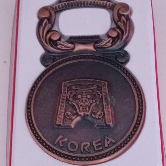 Vintage Korea buddha bottle opener in original packaging never used - Picture 2 of 2